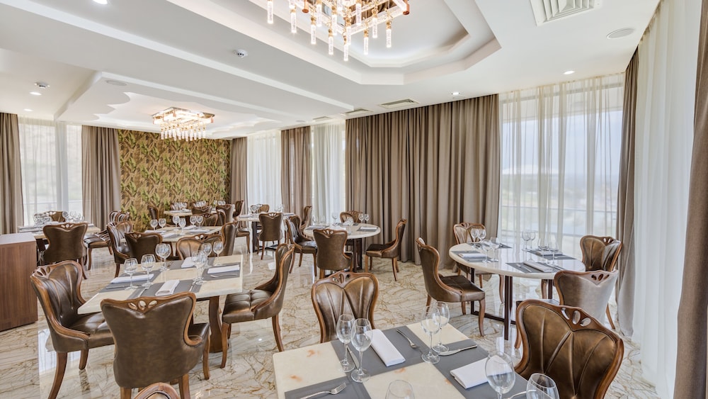 Lisi Hills Hotel 38/50