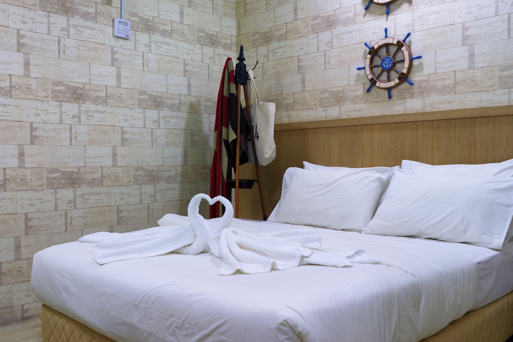 Lighthouse Hotel Shortstay Atdamansara Uptown 33/47