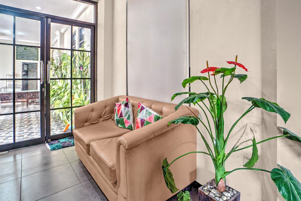 Hotel O near Juanda Airport formerly Azzahra Guest House Family 22/26