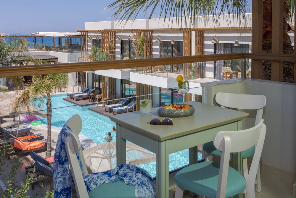 Galazio Beach Resort 56/68