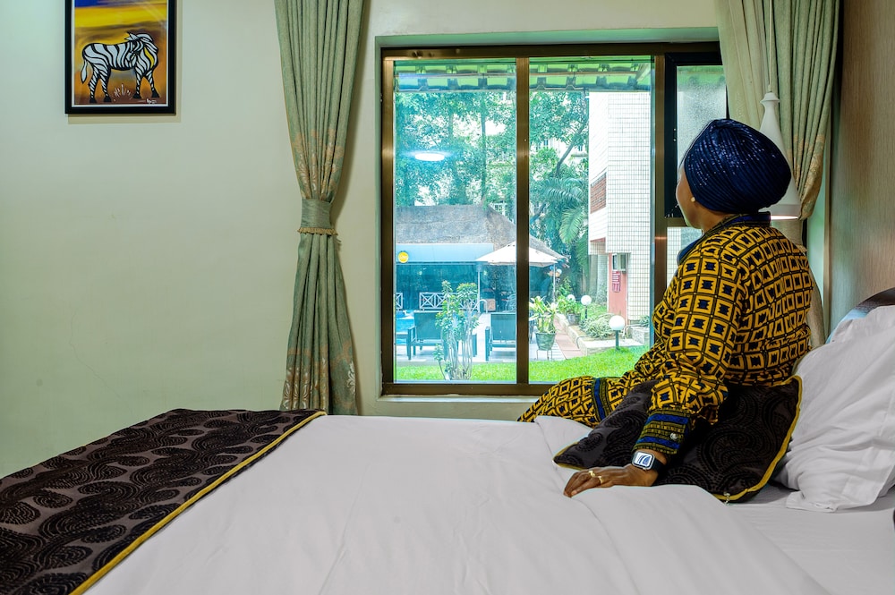 EXECUTIVE, KING BED, CITY VIEW