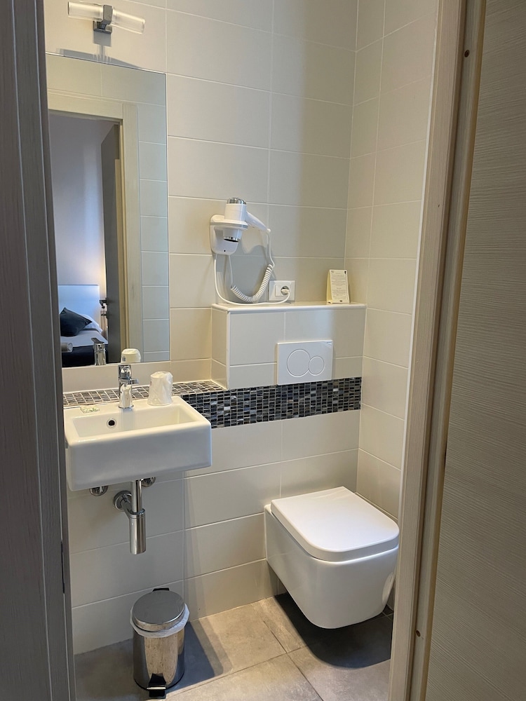 HOTEL ANNA LIVIA 56/56