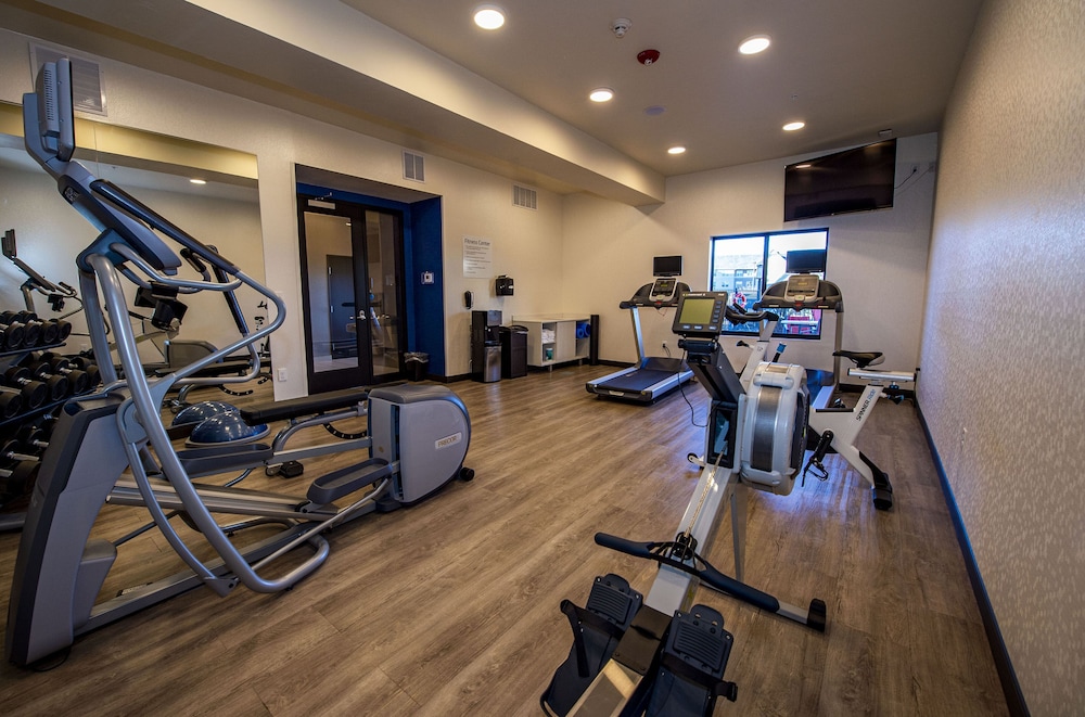 Holiday Inn Express Suites Colorado Springs Afa Northgate 37/56
