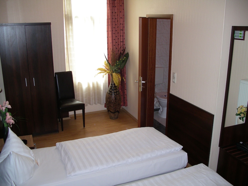 Hotel Elbe 11/24