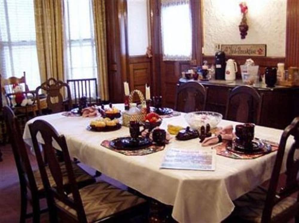 Olde Judge Mansion 25/31