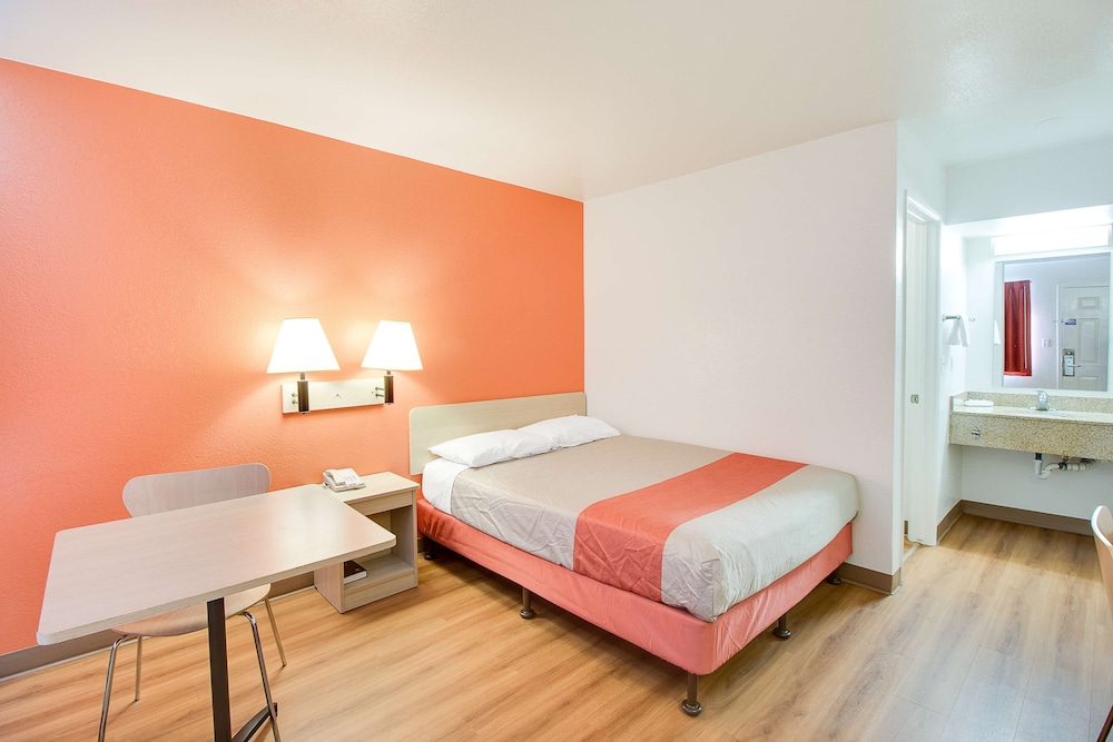 Motel6 Phoenix, AZ - East 10/28
