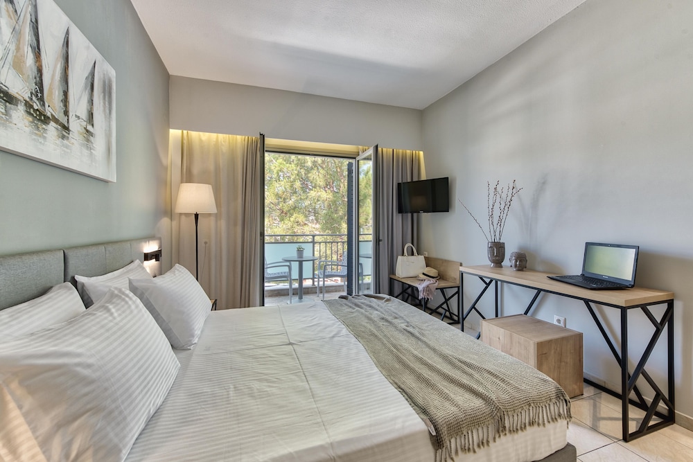 Contessa Hotel 40/105