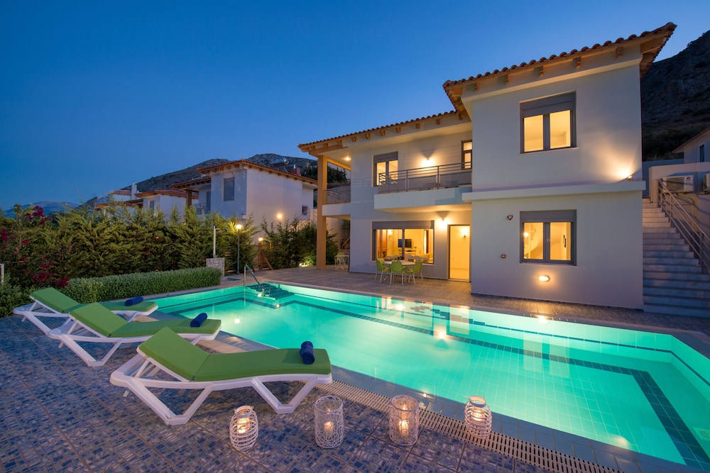 Danaes Villas 35/37