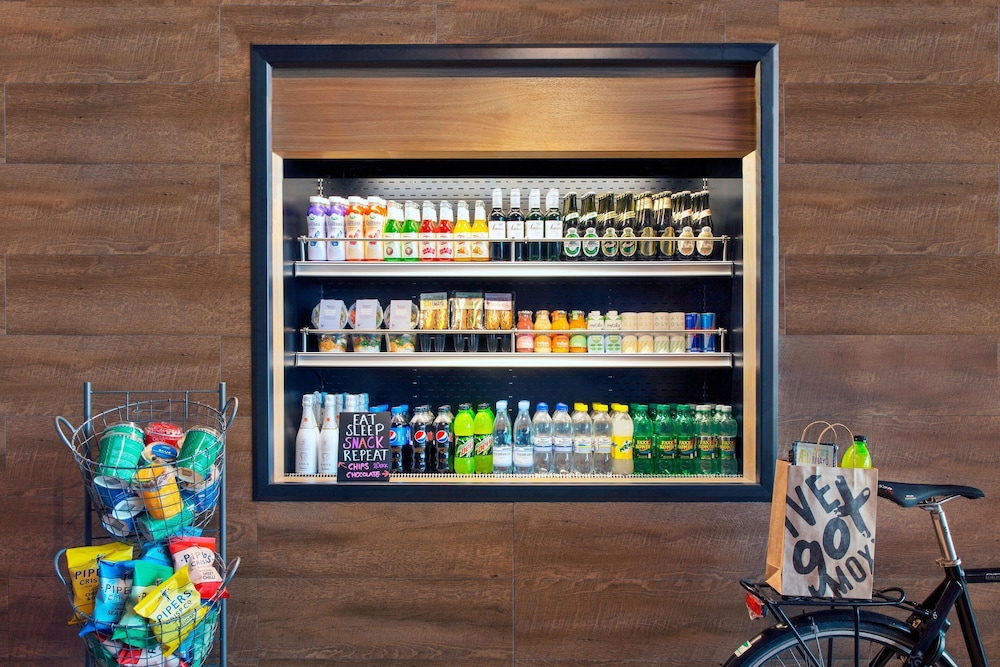 Moxy Copenhagen Sydhavnen 20/56