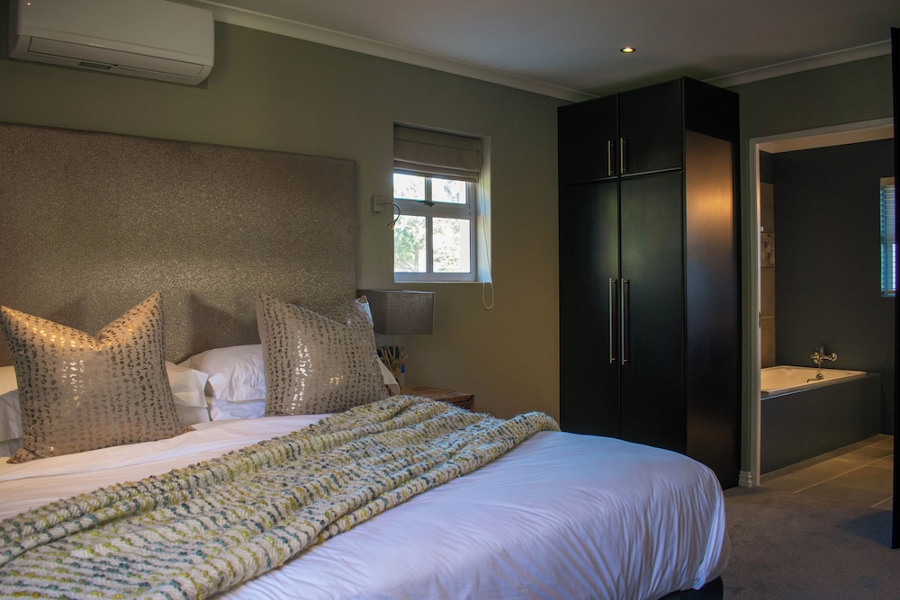 Superior, King Bed, Hot Tub
