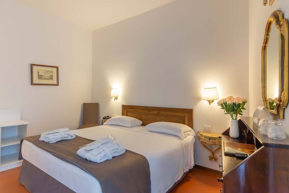 ROOM, DOUBLE OR TWIN BED, TERRACE
