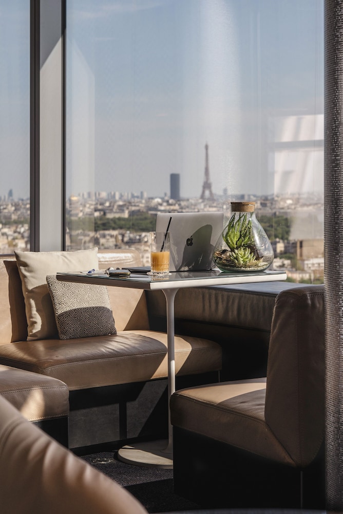 Melia Paris La Defense 50/73