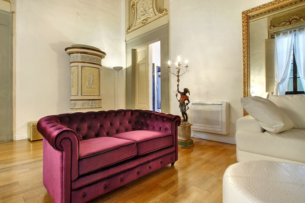 PALAZZO TOLOMEI RESIDENZA D'EPOCA 31/50
