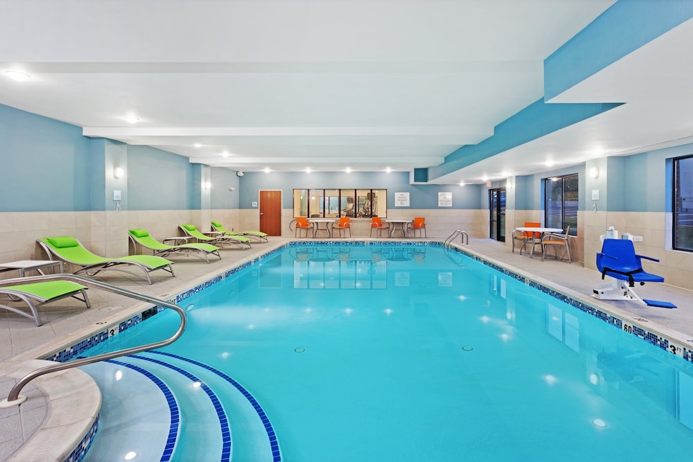 Holiday Inn Express Hotel & Suites Culpeper 5/49