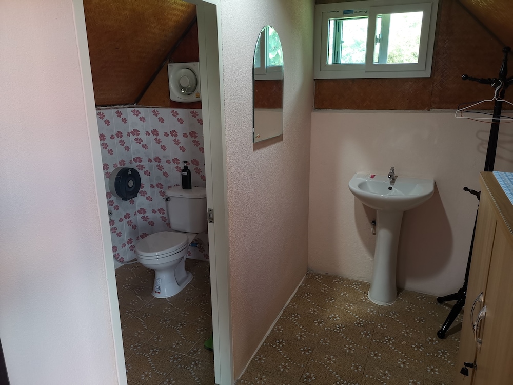 Banphu Montalang Resort 25/27