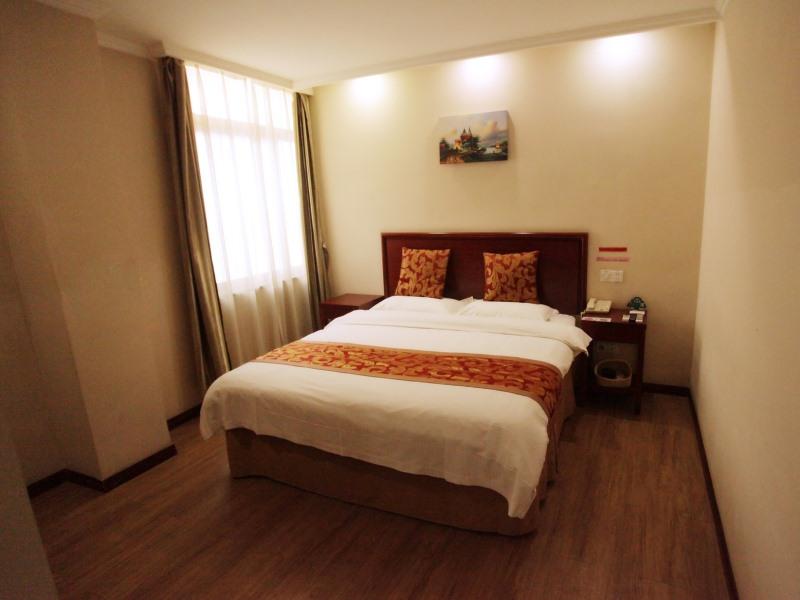 GreenTree Inn Zhenjiang Yangzhong North Gangdong Road Food Street Express Hotel 25/50