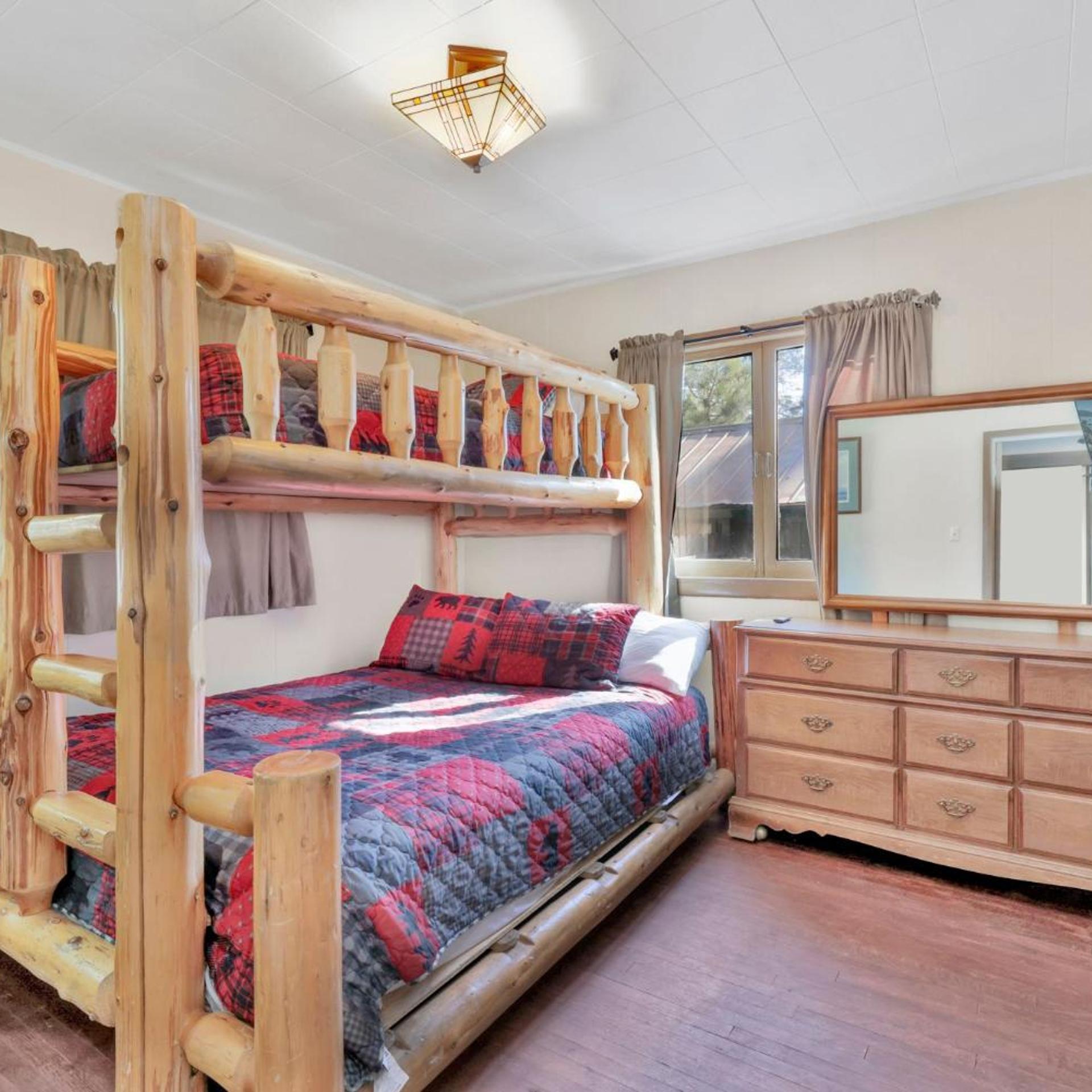 Lodge House - Family Cabin with Pool Table by Big Bear Vacations 5/28