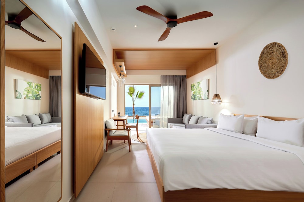 Swim Up, Superior, Queen Bed, Sea View, Sofa