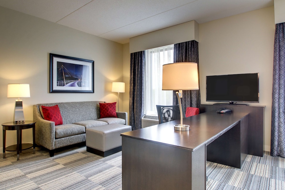 Hampton Inn Suites Greenville Airport 35/56