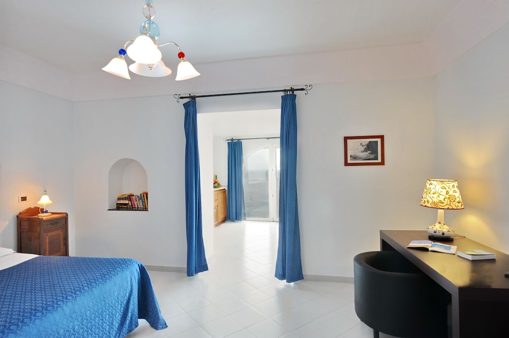Maresca Hotel Praiano 38/78