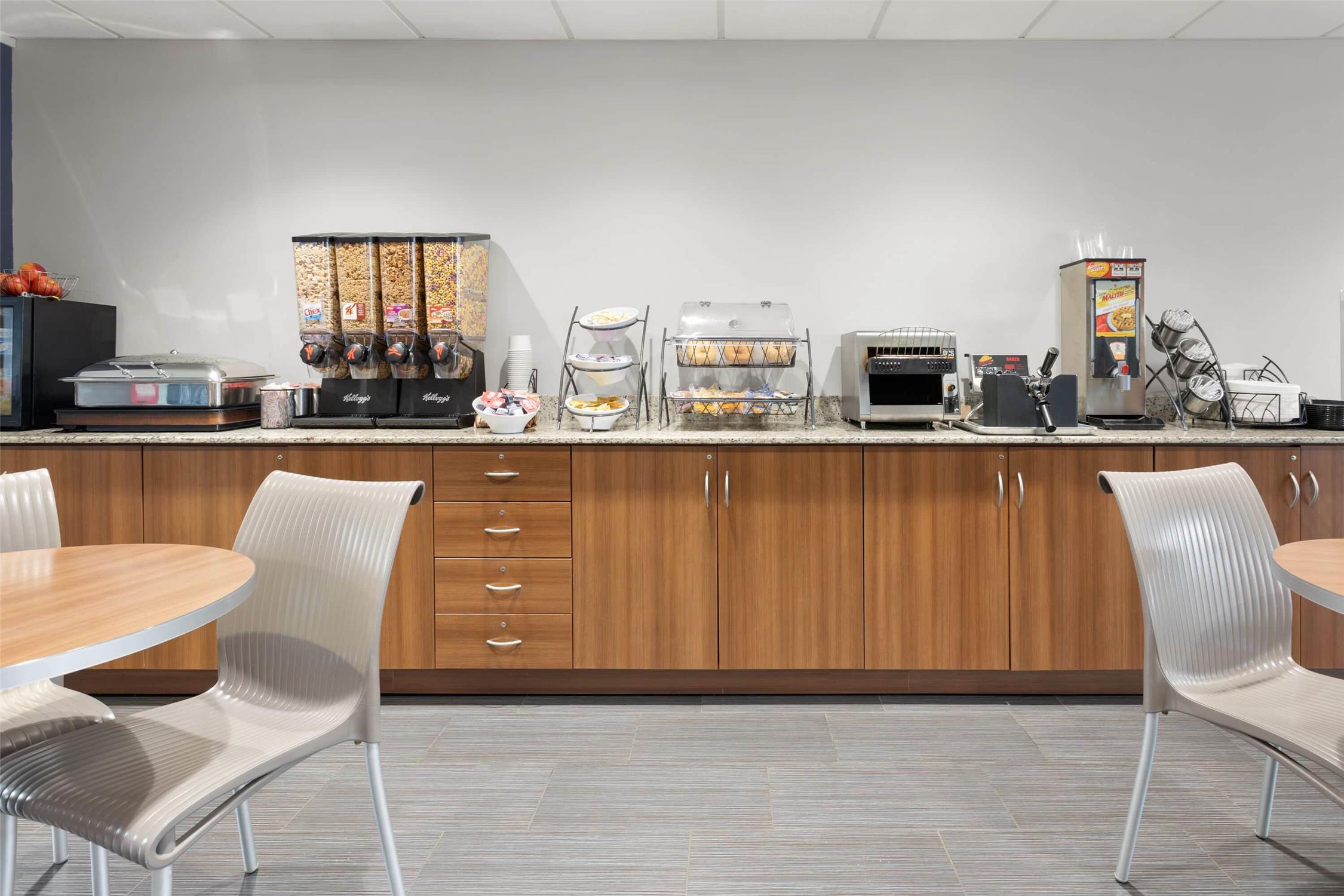 Microtel Inn & Suites By Wyndham Sault Ste. Marie 38/47