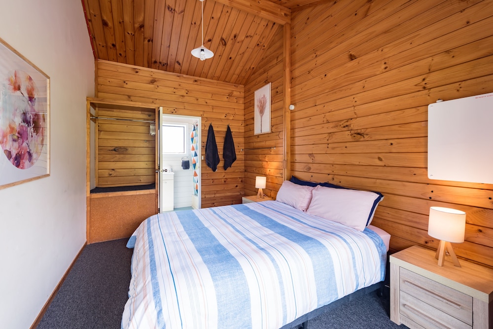 Bay of Islands Lodge 15/45