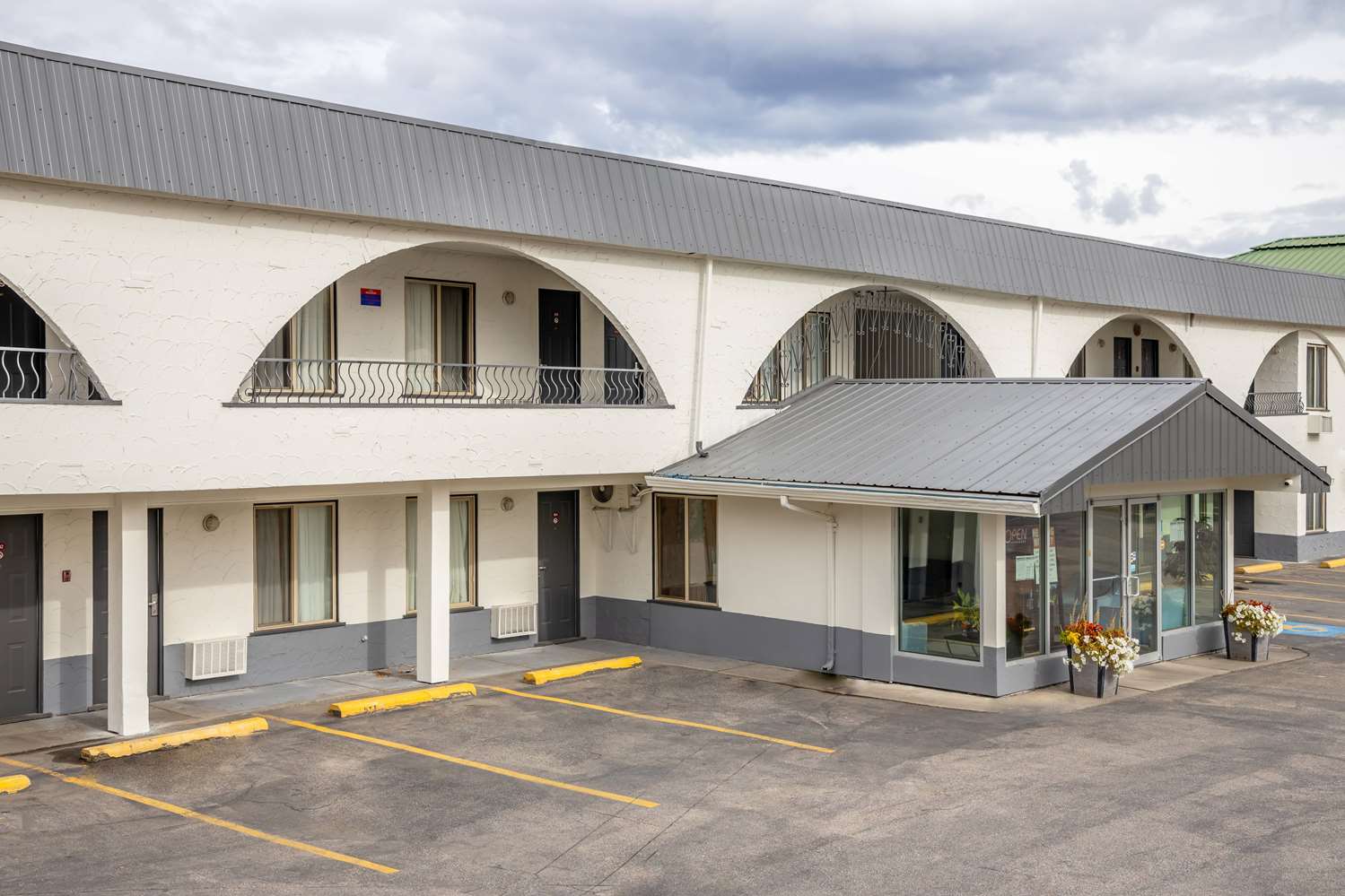 Howard Johnson By Wyndham Downtown Kamloops 32/33