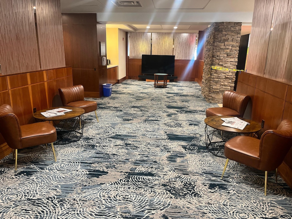 Randolph Hotel Liverpool/Syracuse/Airport West, Trademark 35/63