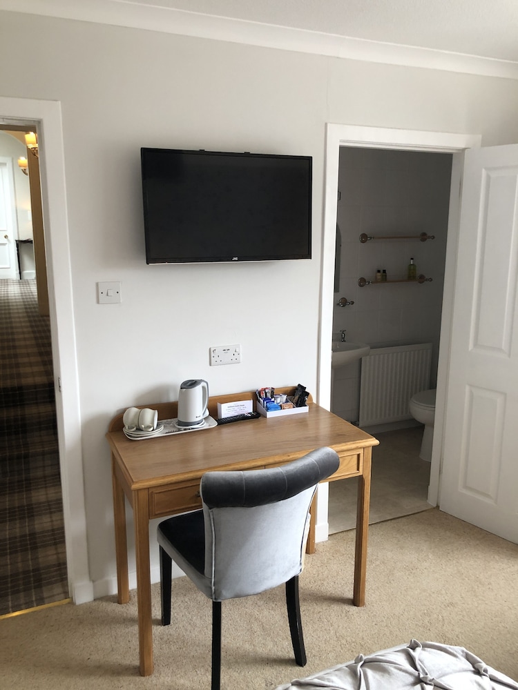 Ballifeary Guest House 25/28
