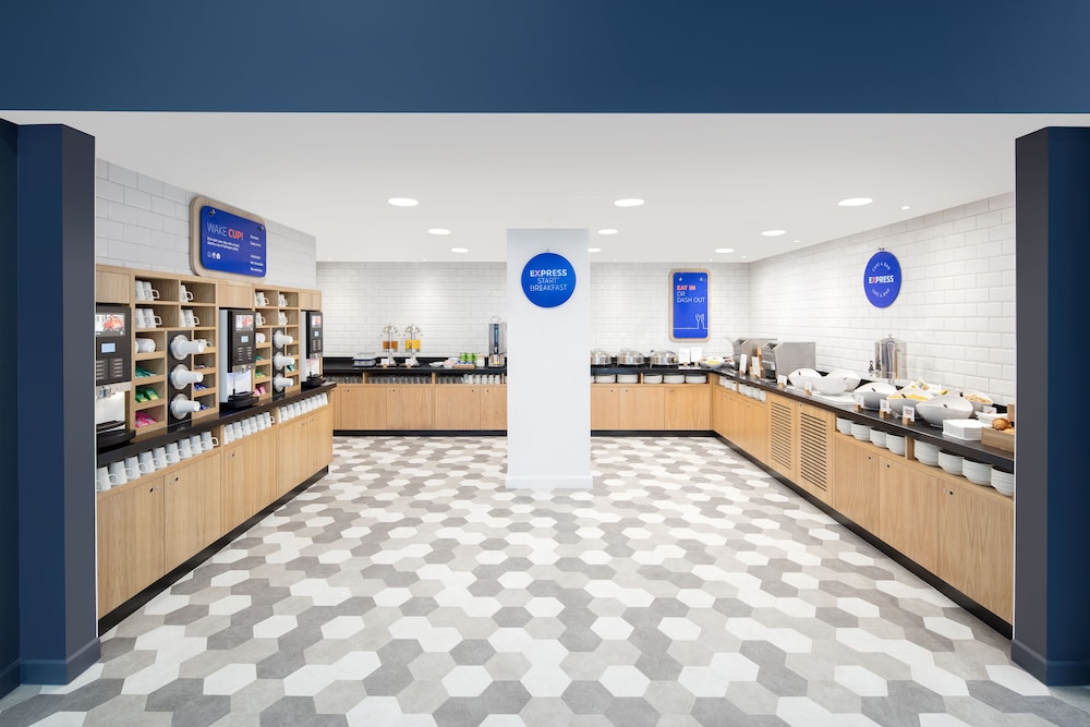 HOLIDAY INN EXPRESS BIRMINGHAM - CITY CENTRE 11/65