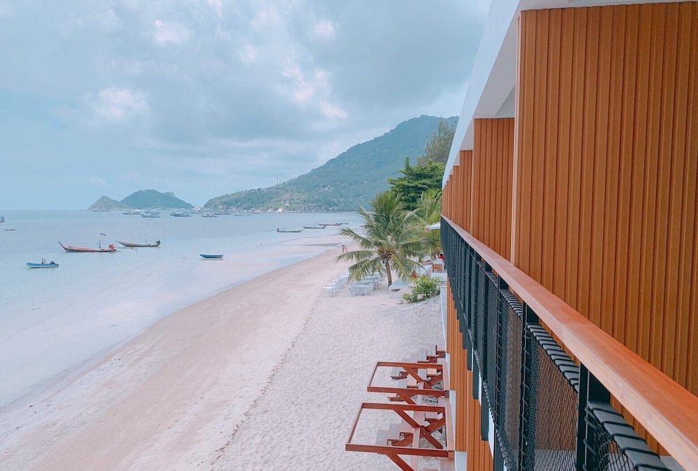 Blue Tao Beach Hotel 3/59