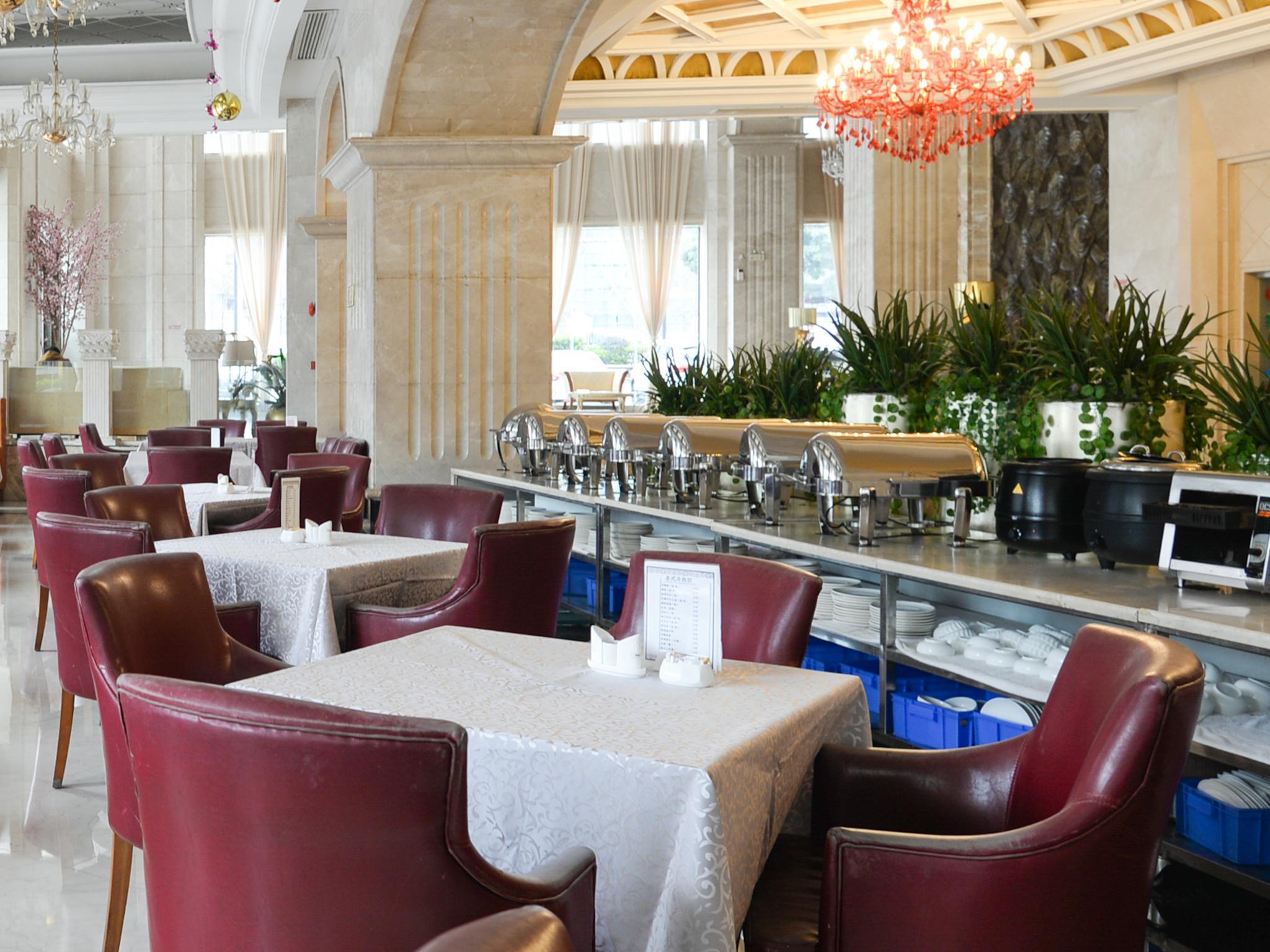 Regency Hotel 50/56