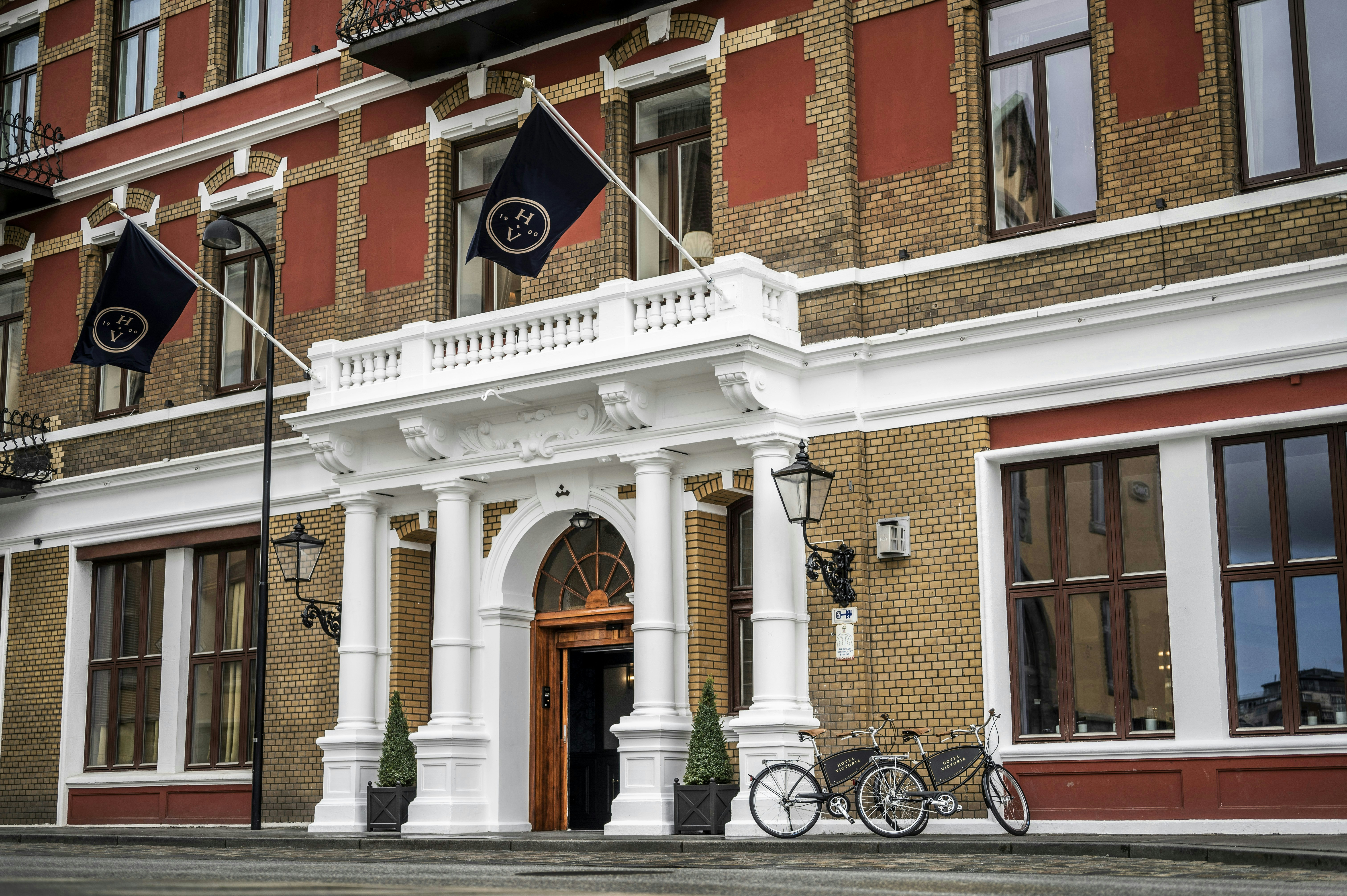 Victoria Hotel 2/60