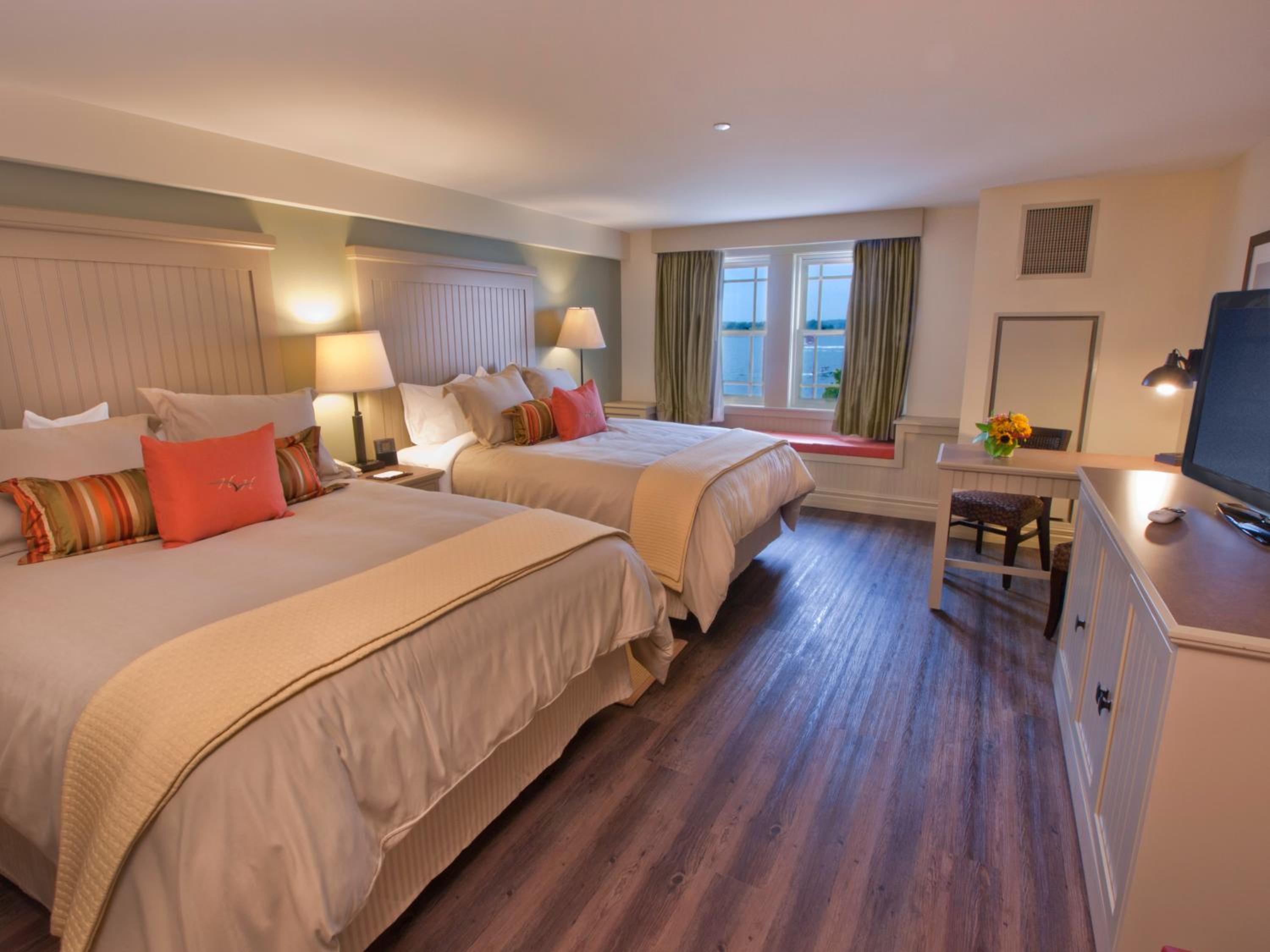 Room, 2 Queen Beds, River View