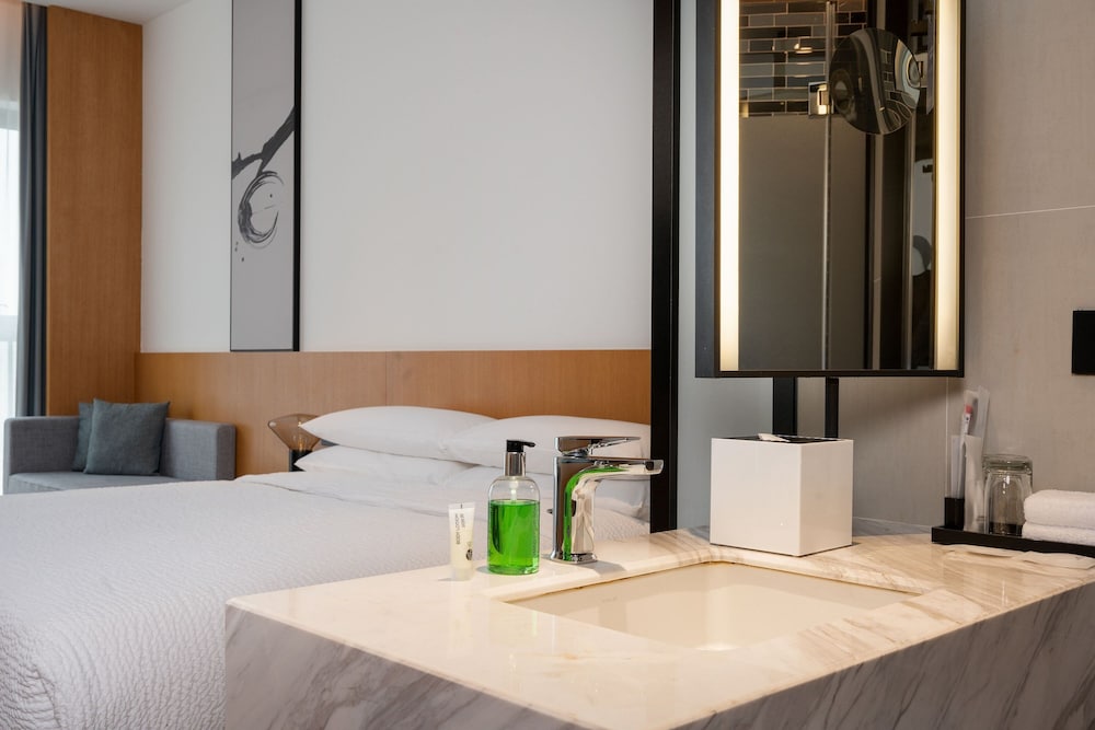 غرفة تنفيذية بسرير كينج، Fairfield by Marriott Zhuhai Xiangzhou 2/6