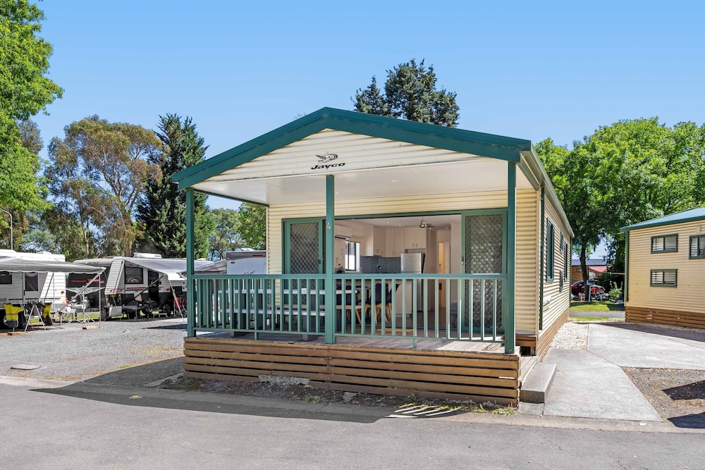 EUREKA STOCKADE HOLIDAY PARK 5/80