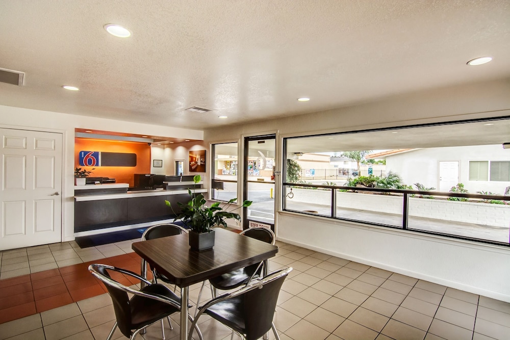 Motel6 Manteca, CA 7/45