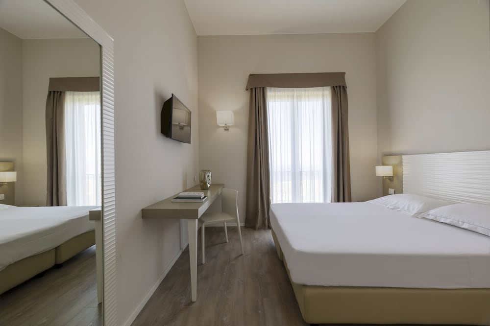 Room, Double Bed, Sea View