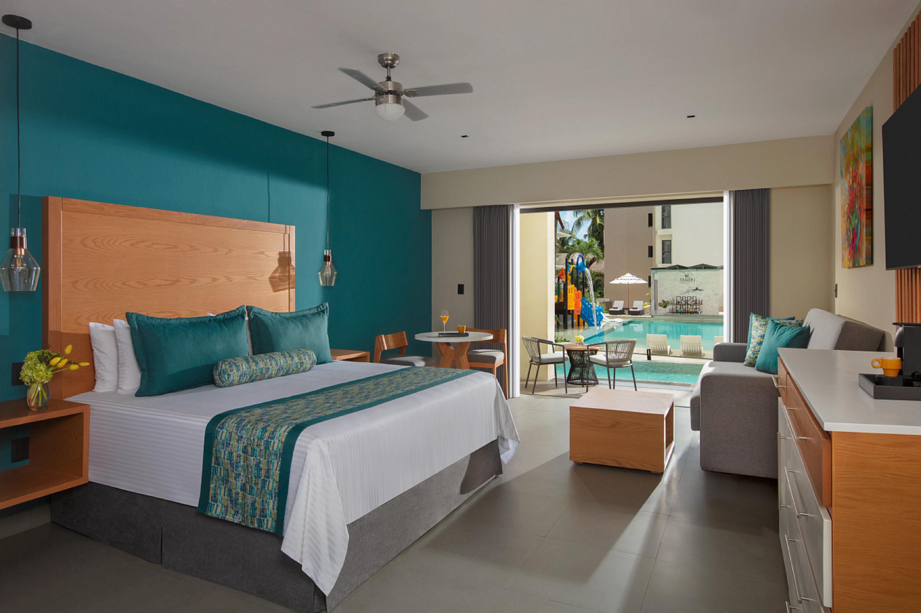 Junior Suite, Pool View