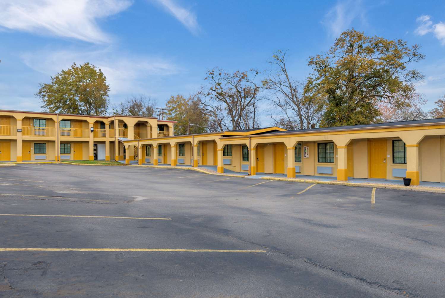 Super 8 by Wyndham Palestine TX 32/33