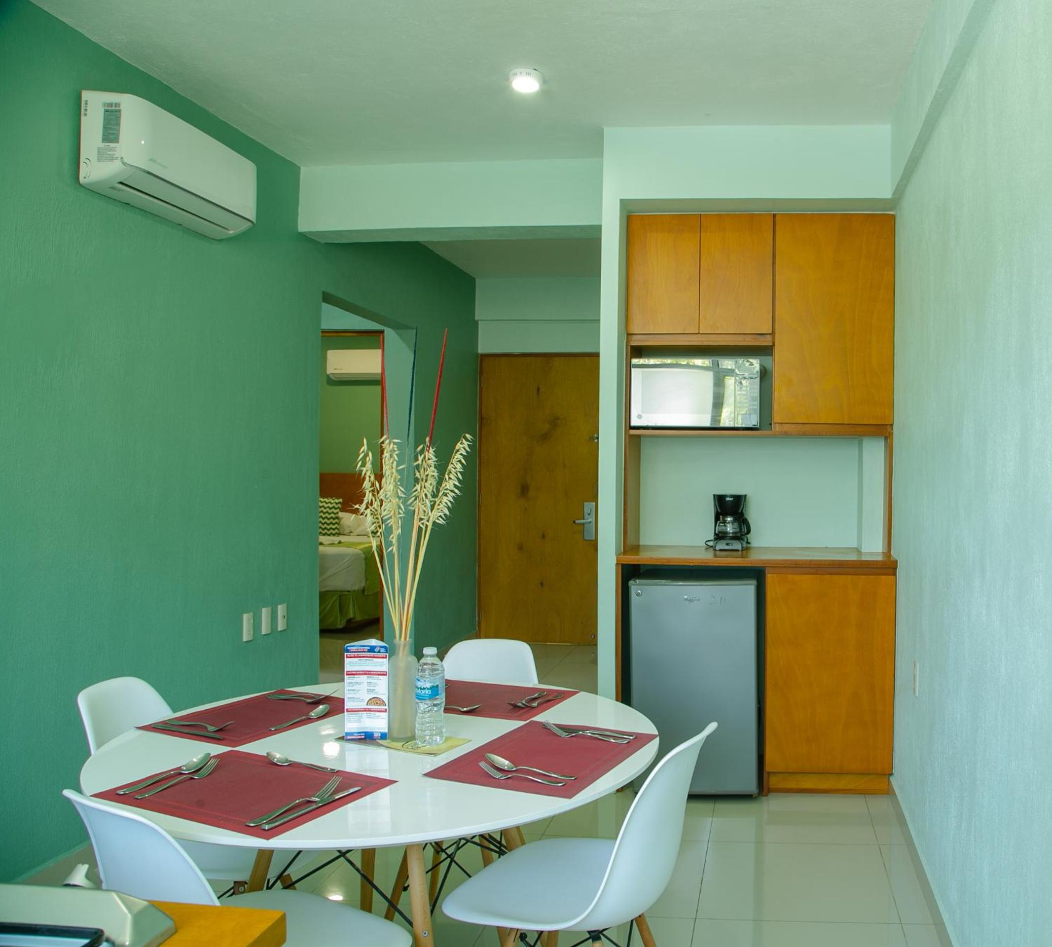Relax Inn Suites 33/50
