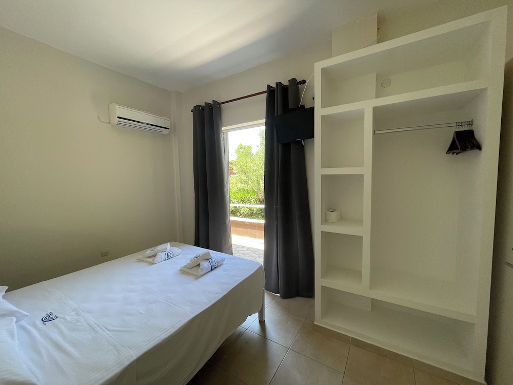 1 BEDROOM, BASIC, STUDIO, GARDEN VIEW, BALCONY