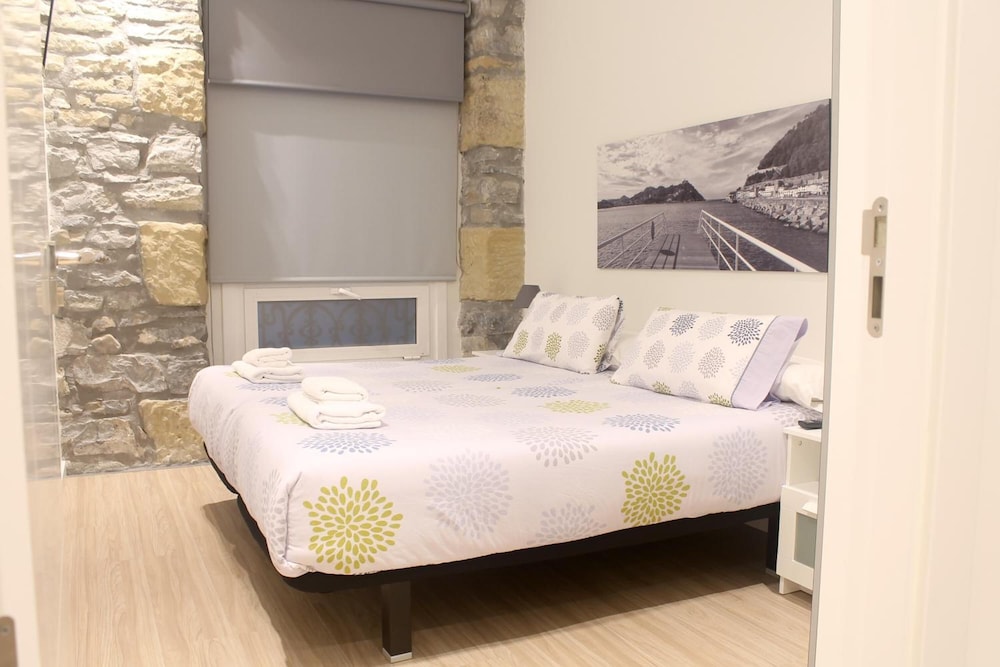 Talaia Hostel 8/32