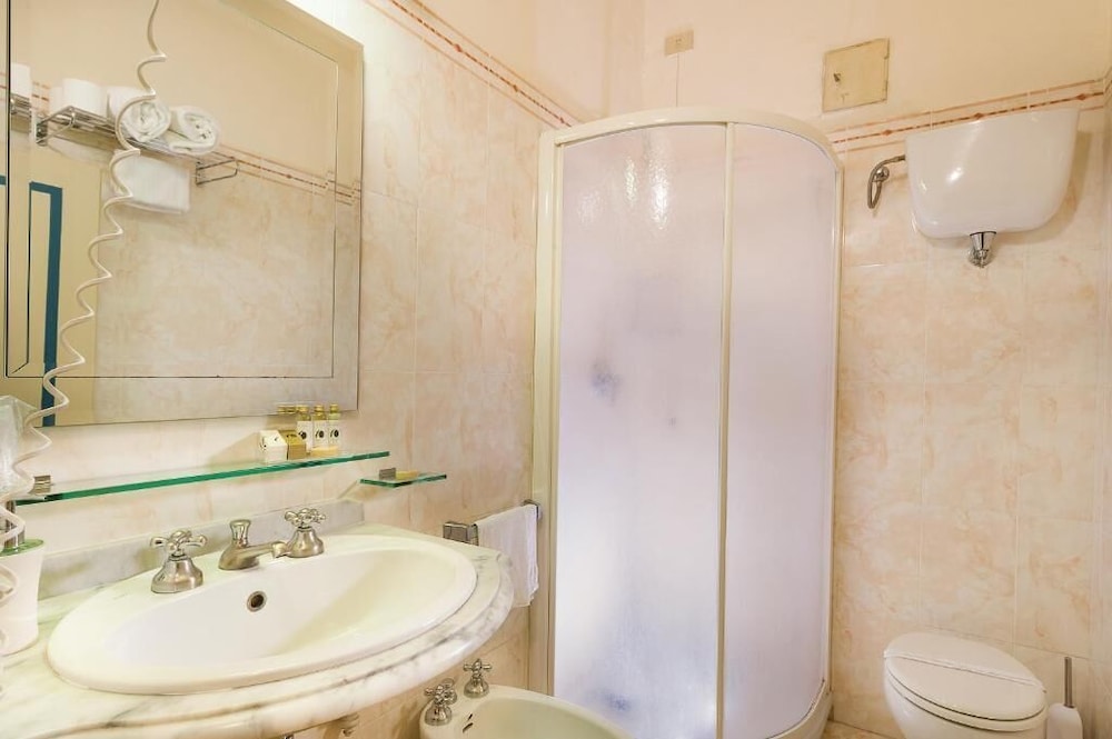 Piccolo Hotel Cortona 43/48