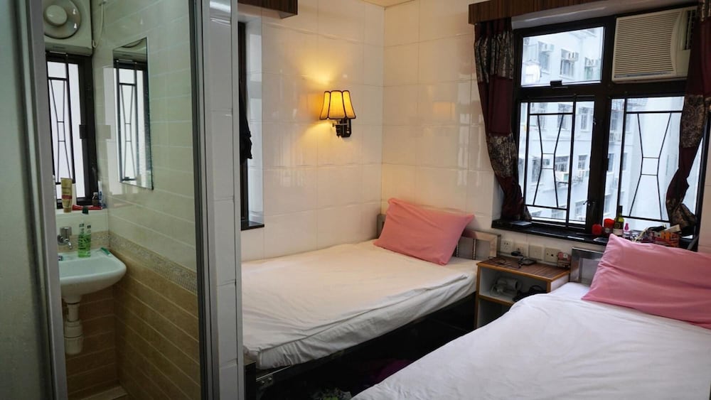 Maple Leaf Guest House 6/18
