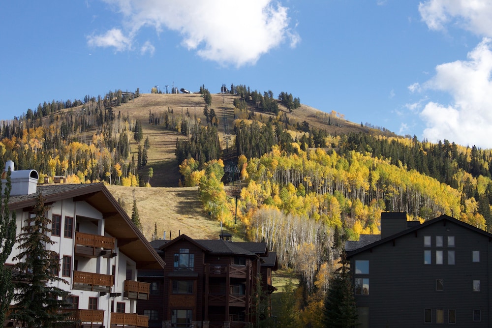 Goldener Hirsch, Auberge Resorts Collection 70/72