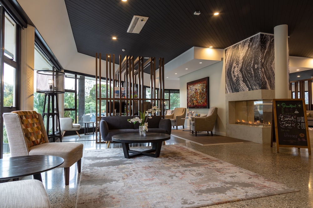 HOLIDAY INN QUEENSTOWN FRANKTON ROAD 62/76