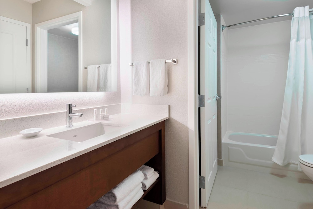 Residence Inn by Marriott Tampa at USF/Medical Center 31/34