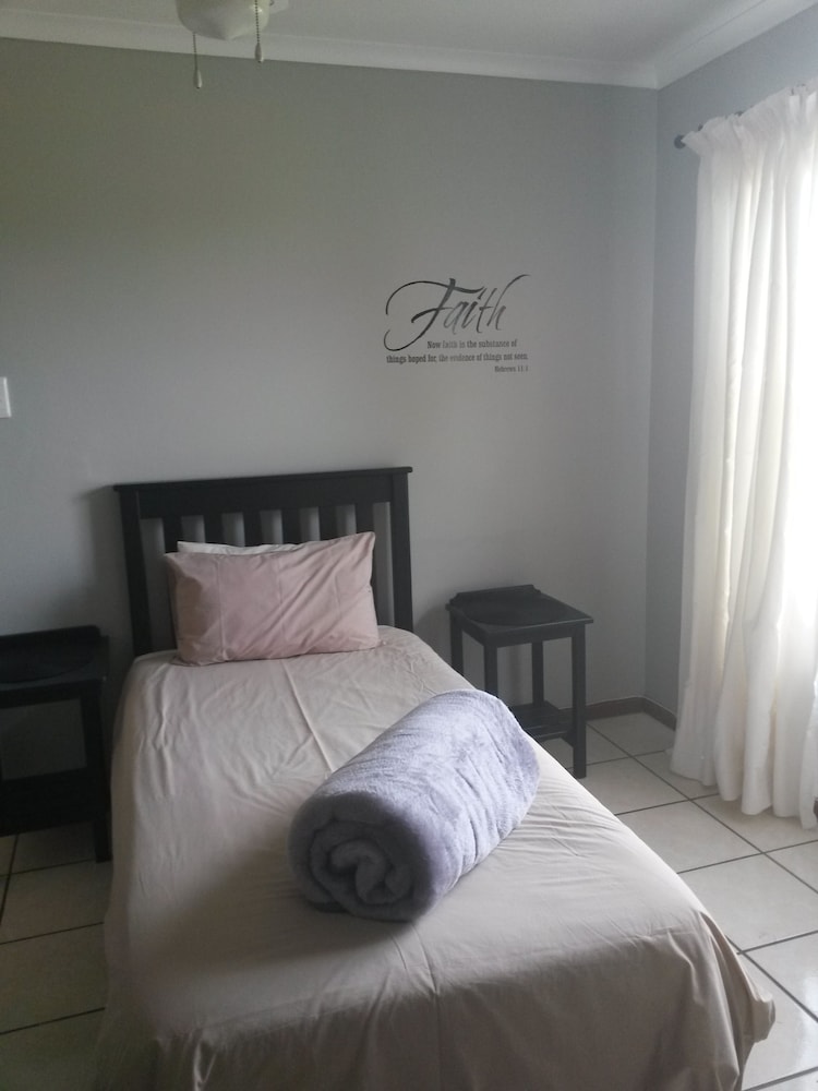 African Sun Guest House 5/36