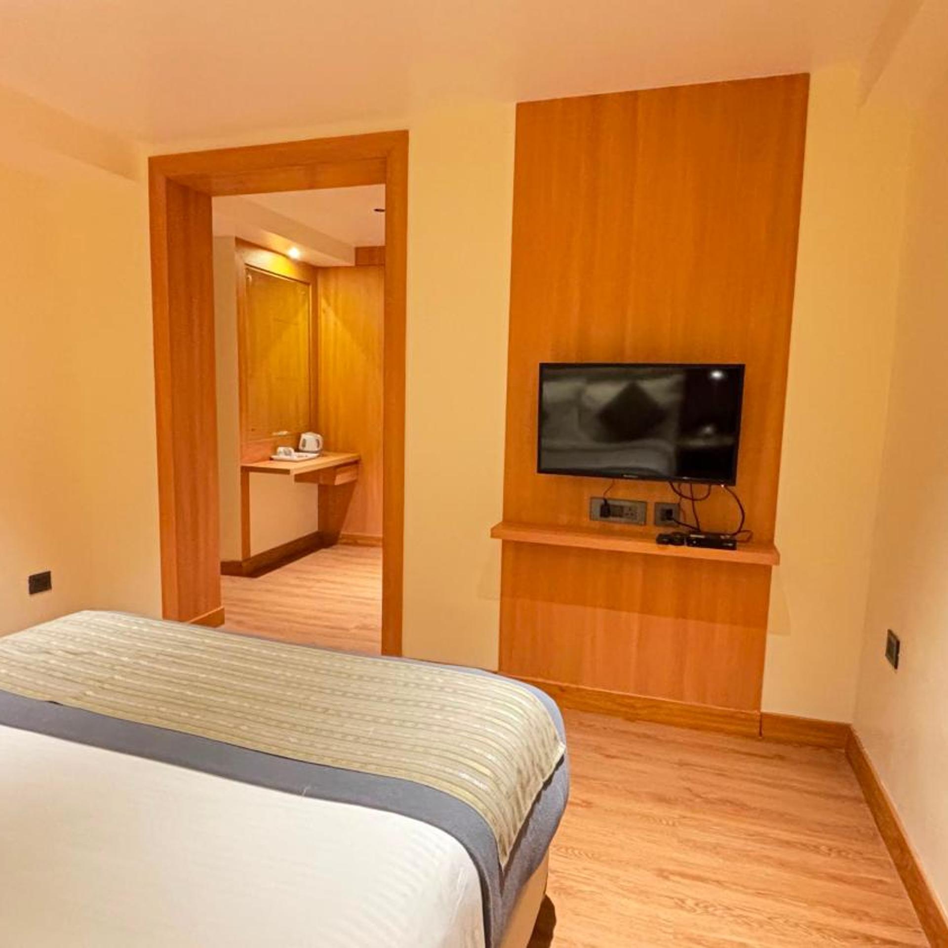 Hotel Shangri-La Regency 18/42